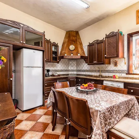 Casa Jurado بيت شباب *